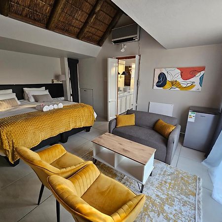 Bettie'S Luxury Lodge Kroonstad Ngoại thất bức ảnh