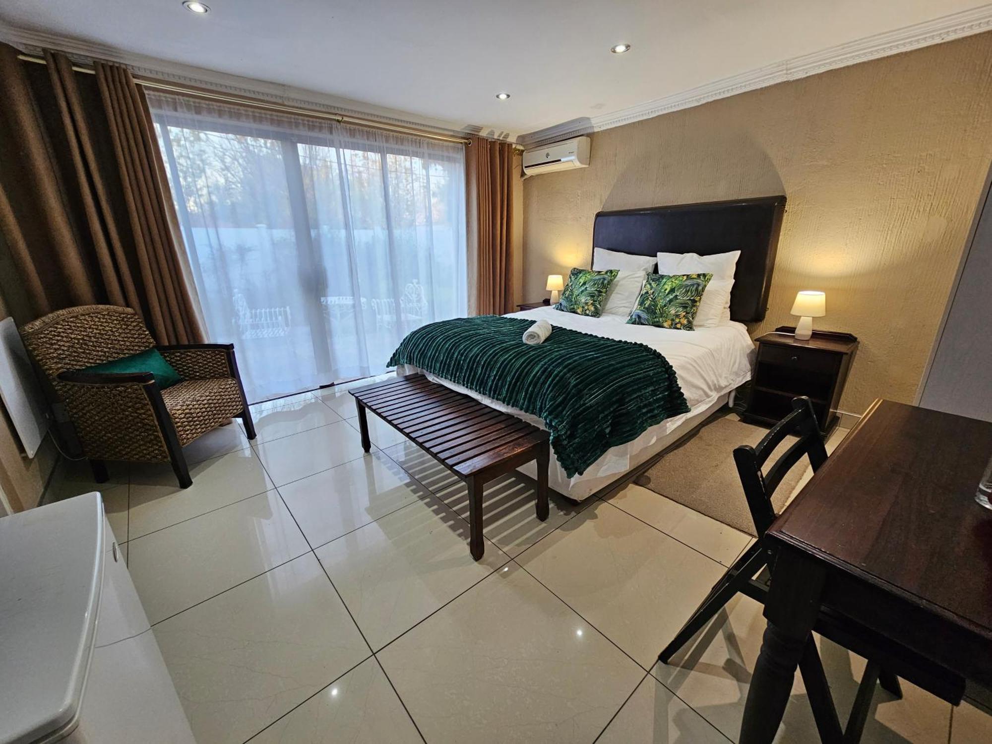 Bettie'S Luxury Lodge Kroonstad Ngoại thất bức ảnh