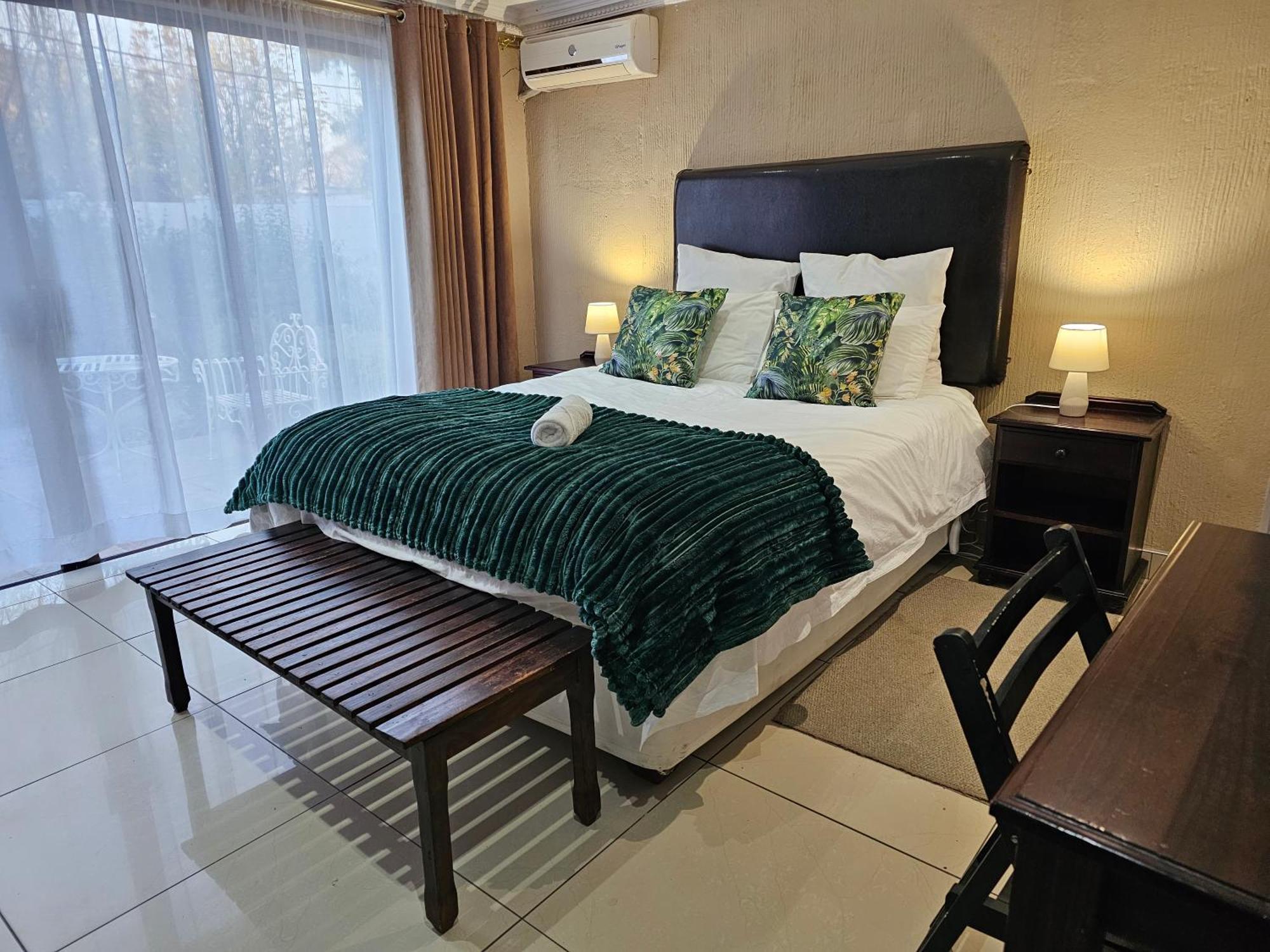 Bettie'S Luxury Lodge Kroonstad Ngoại thất bức ảnh