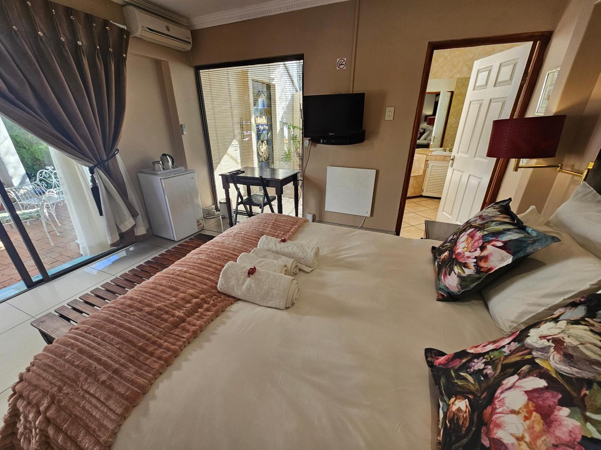 Bettie'S Luxury Lodge Kroonstad Ngoại thất bức ảnh