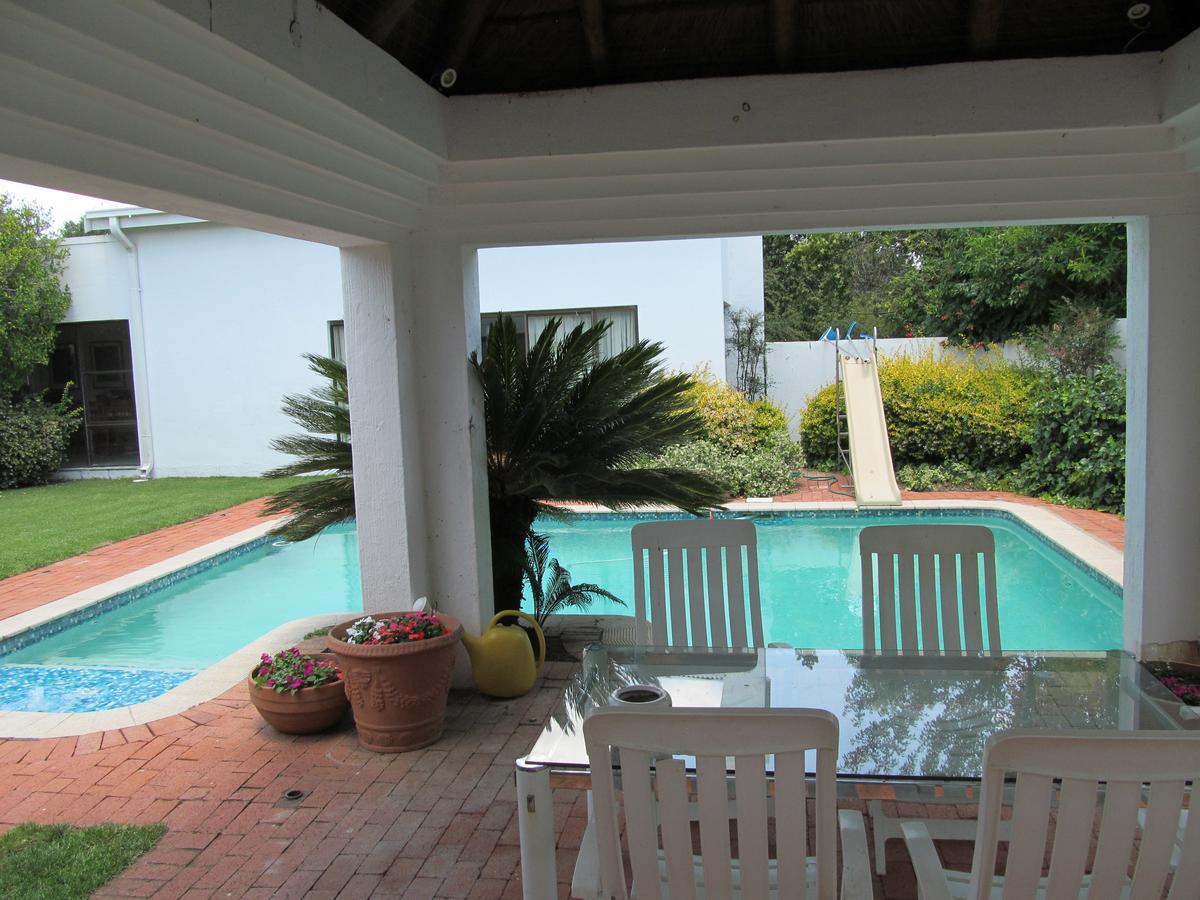 Bettie'S Luxury Lodge Kroonstad Phòng bức ảnh