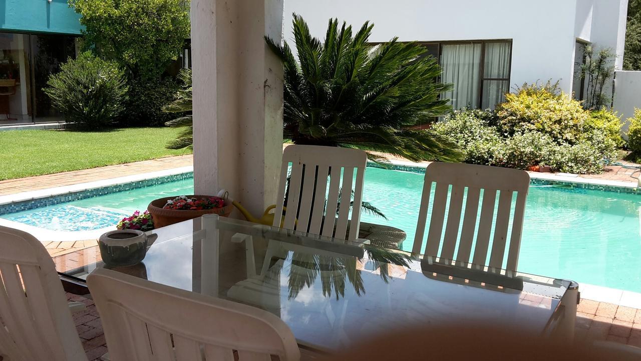 Bettie'S Luxury Lodge Kroonstad Phòng bức ảnh