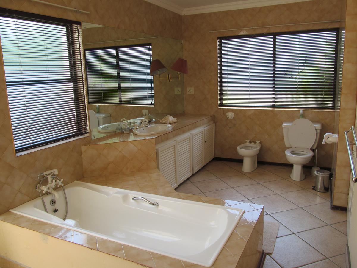 Bettie'S Luxury Lodge Kroonstad Phòng bức ảnh