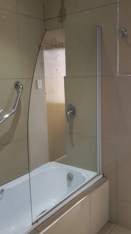 Bettie'S Luxury Lodge Kroonstad Phòng bức ảnh